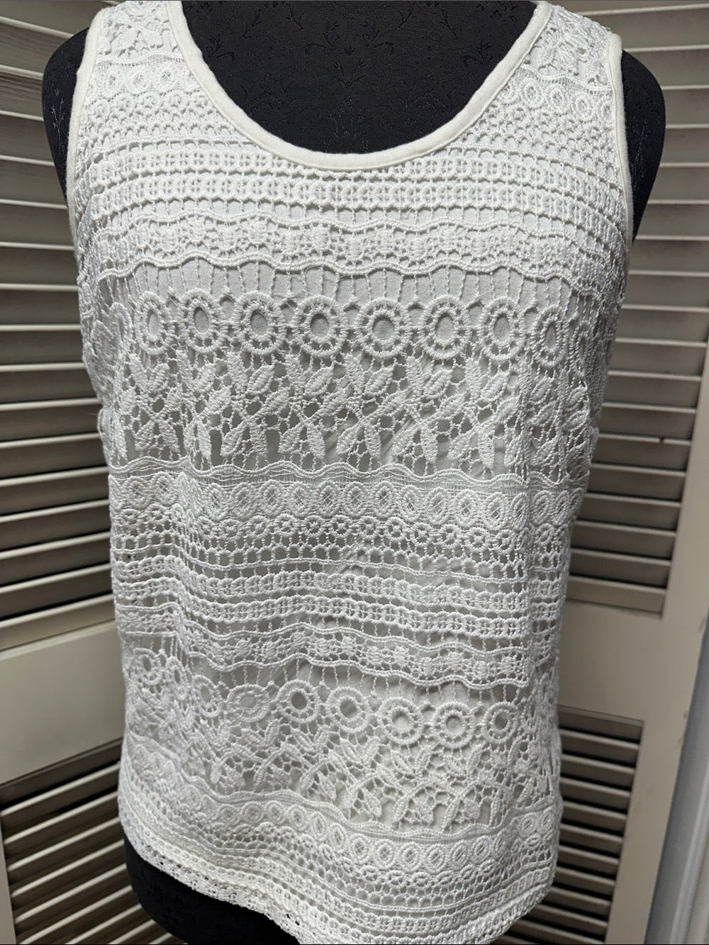 Solitaire White Crochet Lace Tank Top